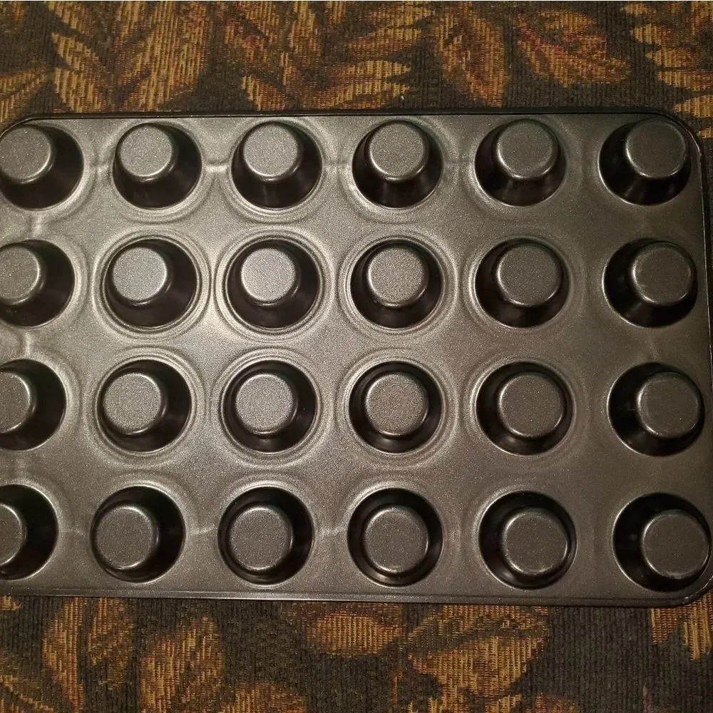 Pampered Chef Mini Muffin Pan #8